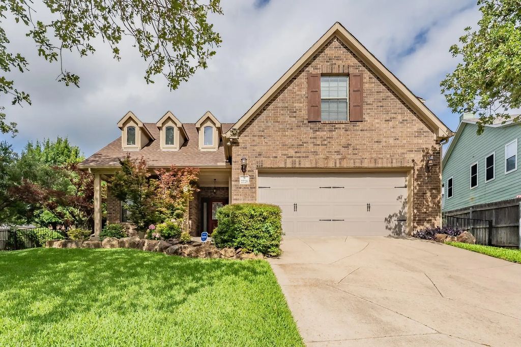 2728 Park Place, Burleson