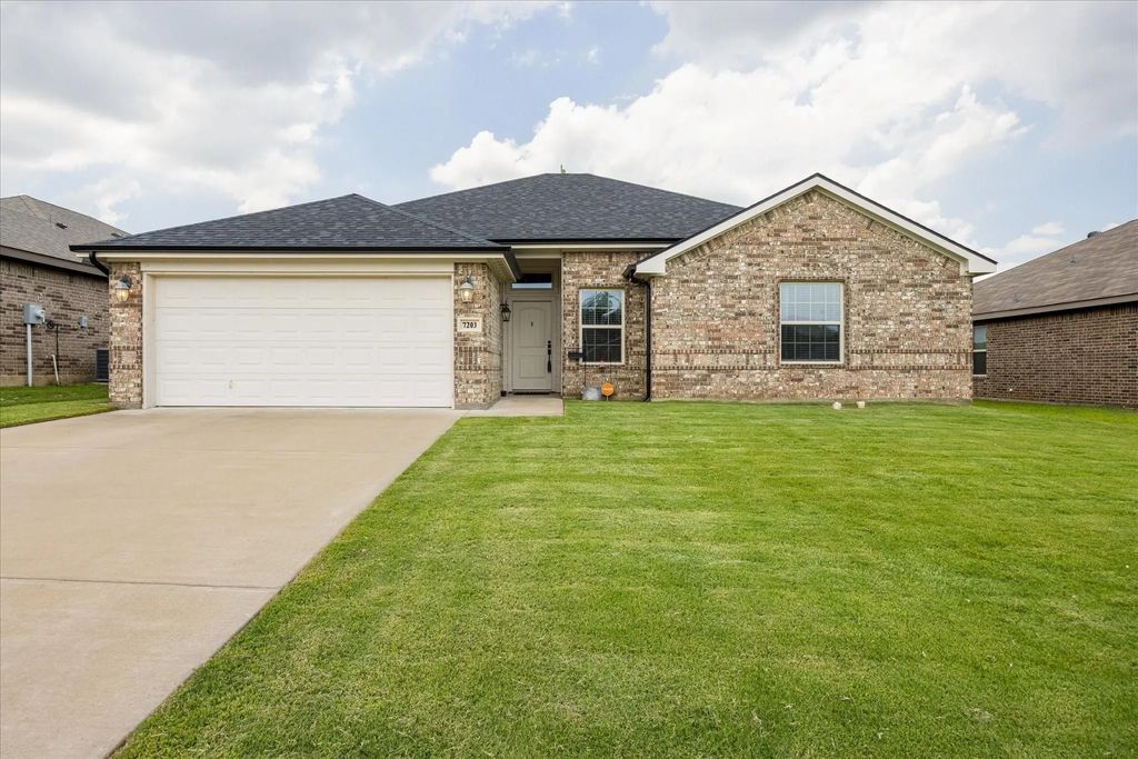7203 Mistletoe Trail, Granbury