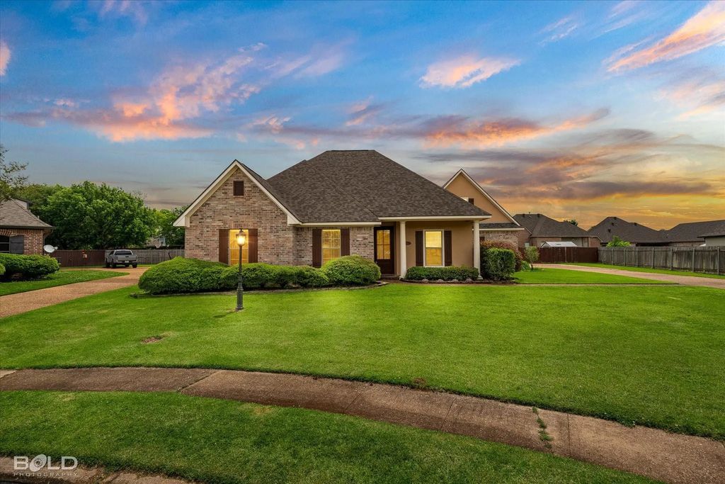 305 Tottenham Court, Bossier City