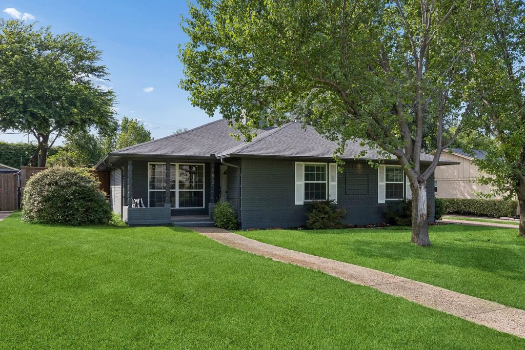 6821 Kingsbury Drive, Dallas