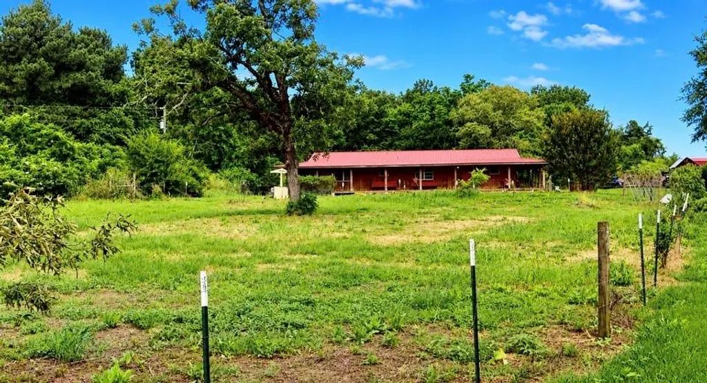 3169 Fm 556, Pittsburg