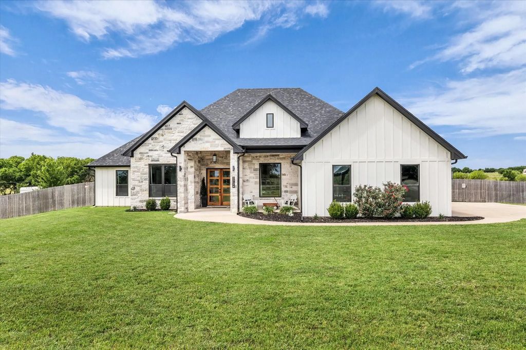 2724 Southwinds Drive, Lorena