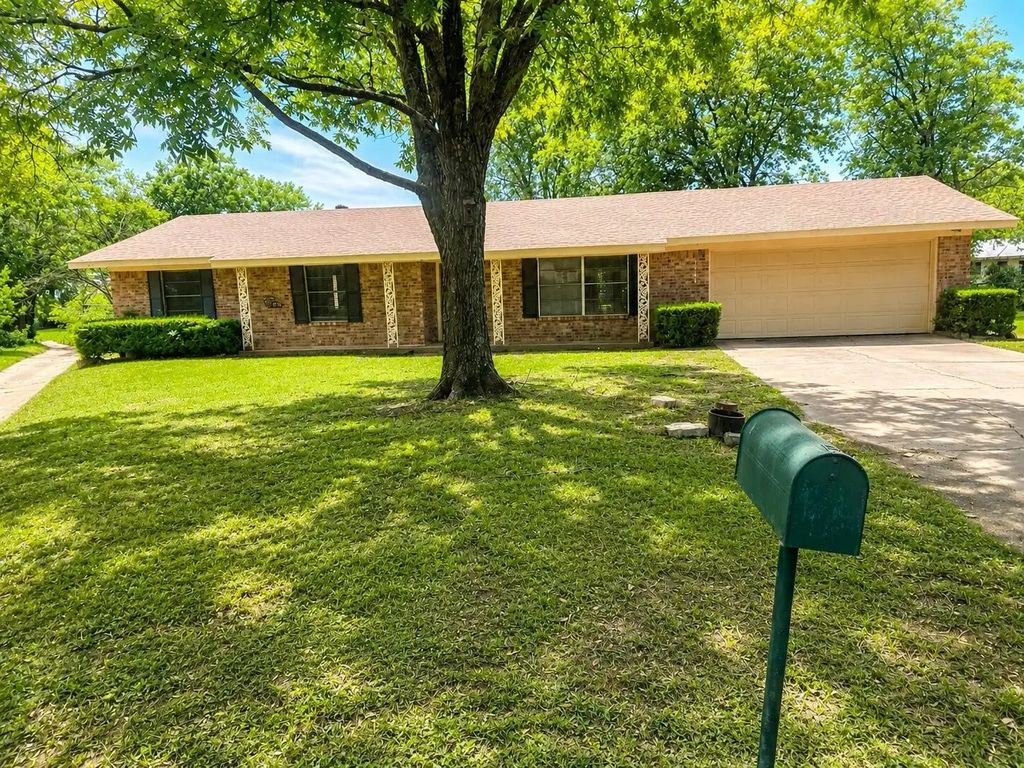 1141 Bowie Street, Sulphur Springs