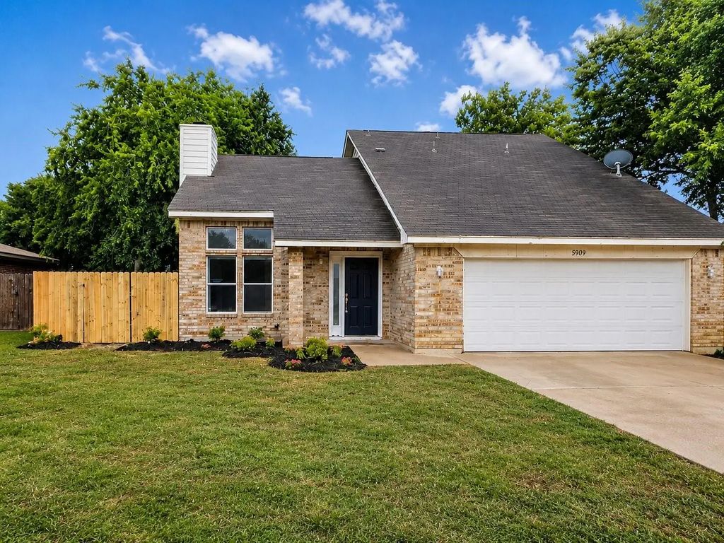 5909 Shady Springs Trail, Fort Worth