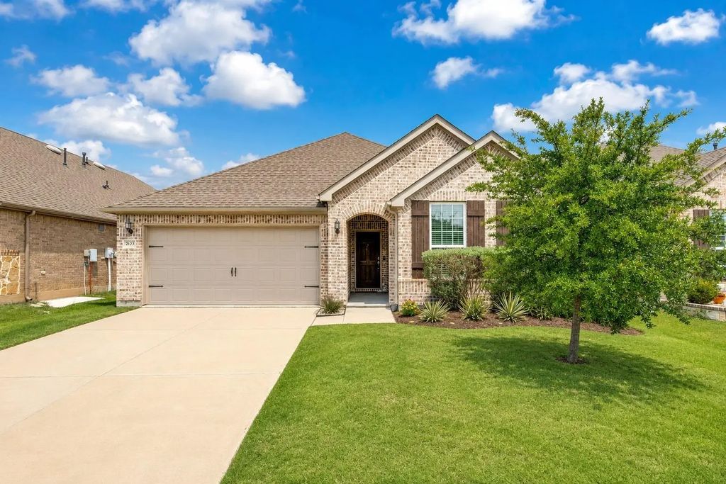 2823 Redbud Lane, Melissa