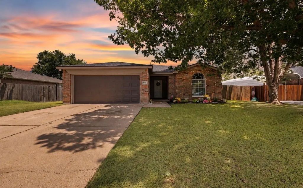 1611 Berry Drive, Cleburne