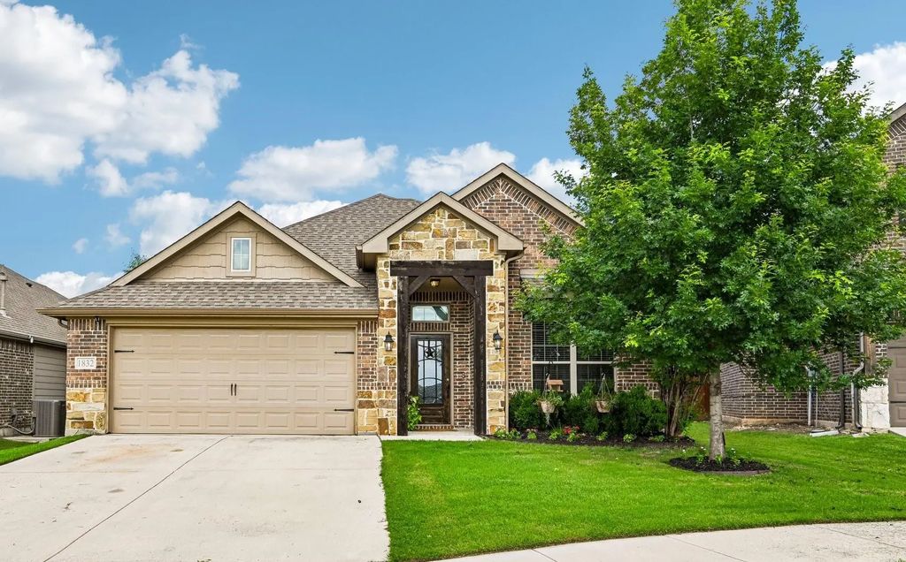 1832 Rio Costilla Road, Fort Worth