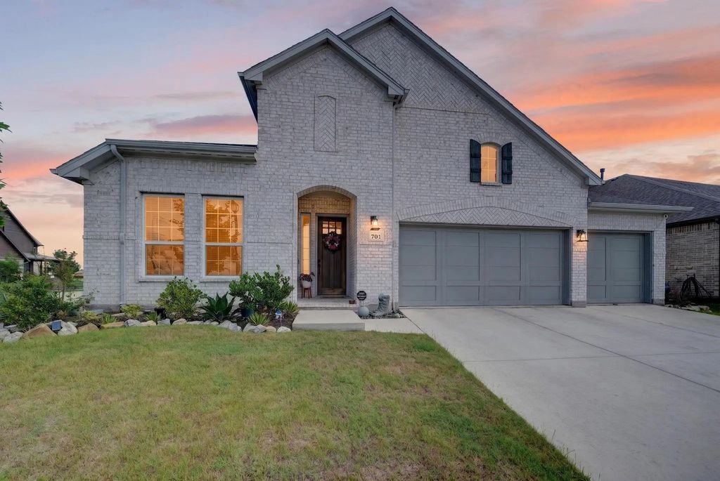 701 Cashew Way, Forney