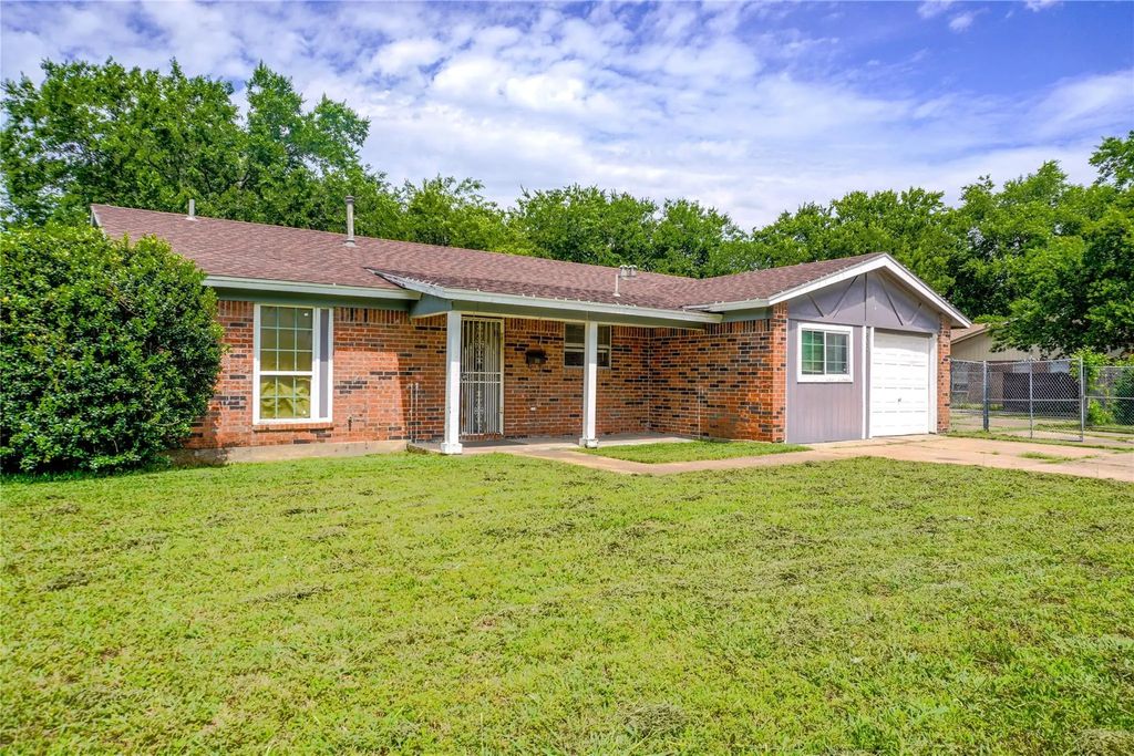 300 Coury Road, Everman