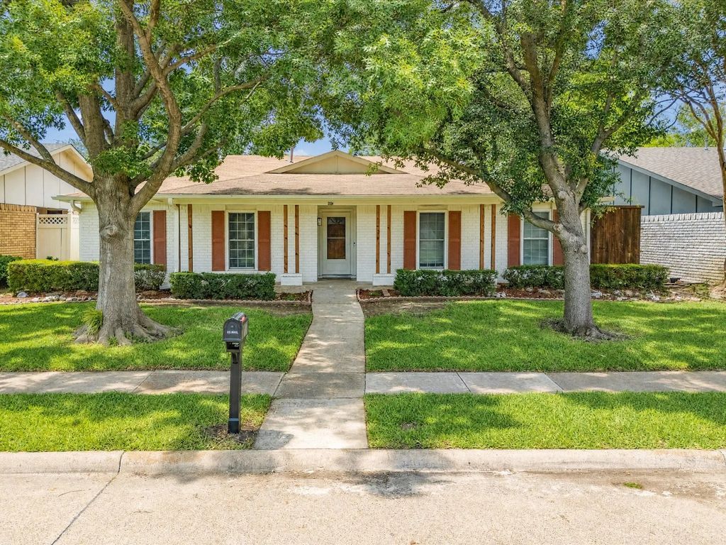 1907 Rambling Ridge Lane, Carrollton