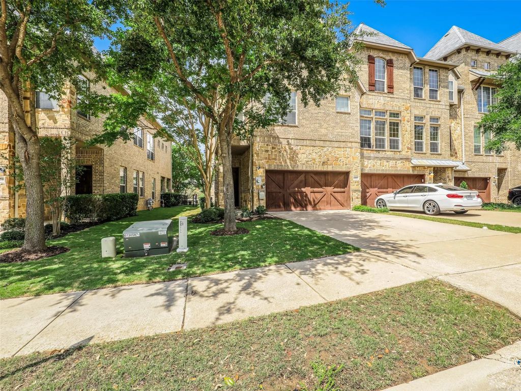 6481 Riviera Drive, Irving