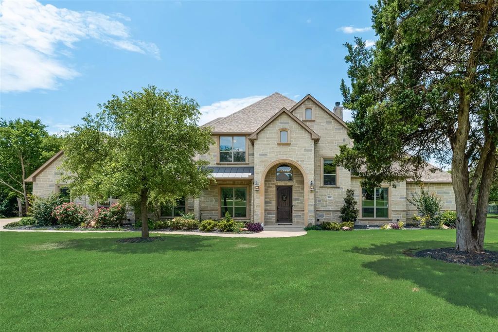 140 Sullivan Way, Waxahachie