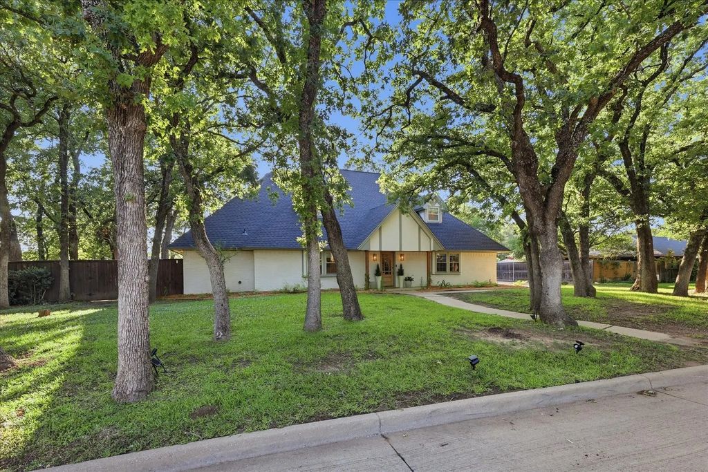 5812 Quality Hill Road, Colleyville