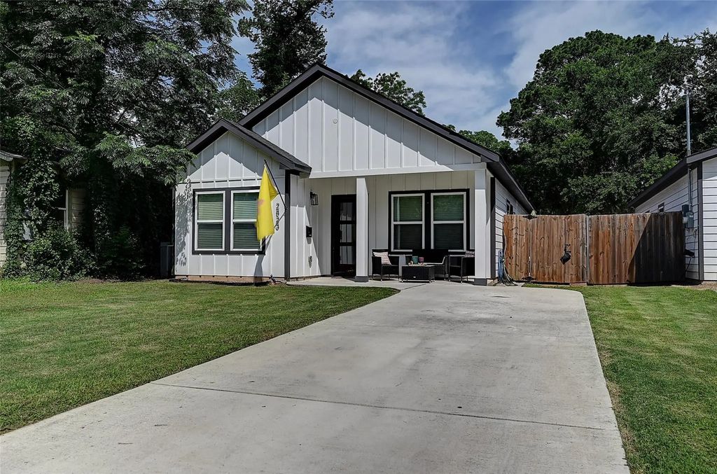 2823 Farragut Street, Dallas