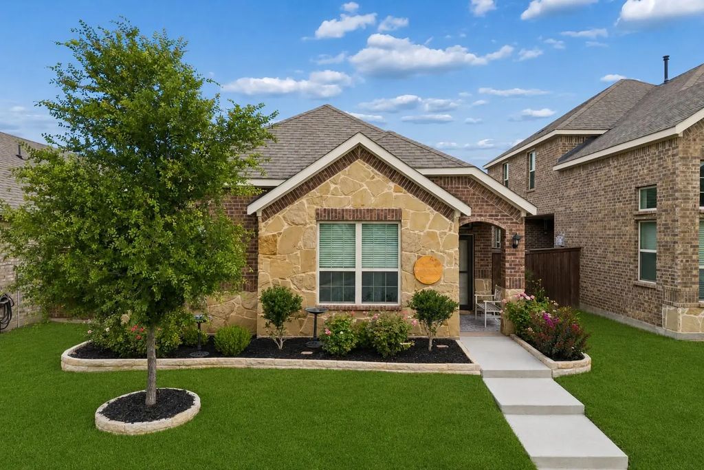 1537 Princeton Drive, Celina