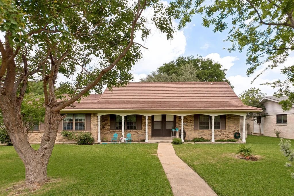 1319 Grinnell Drive, Richardson