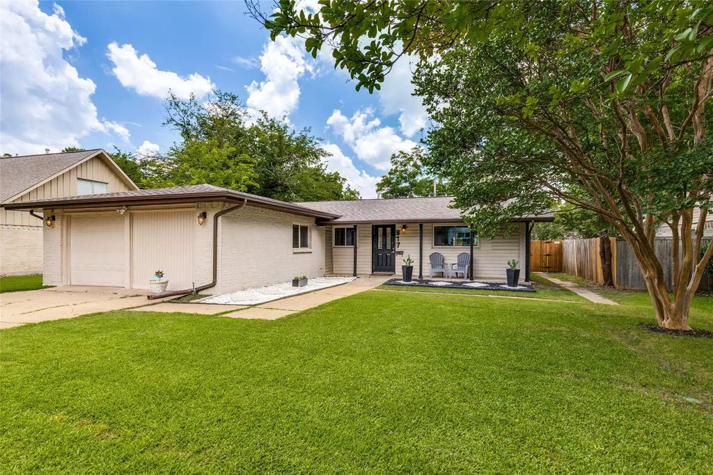 817 Kingswood Avenue, Richardson