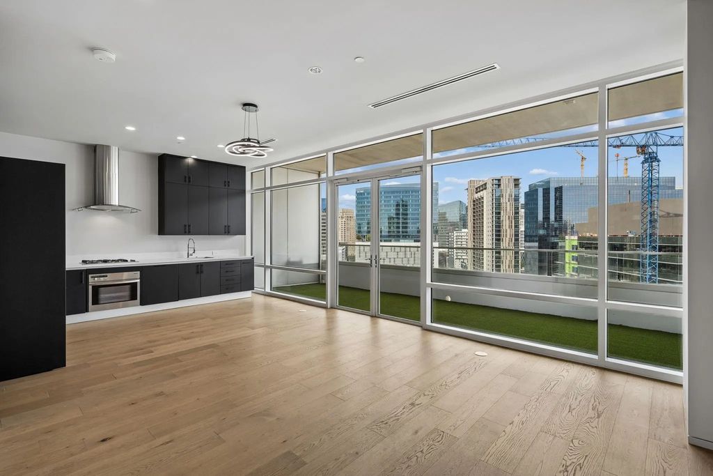 2430 Victory Park Lane 1906, Dallas