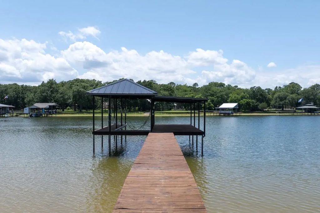 2927 County Road 1708, Malakoff
