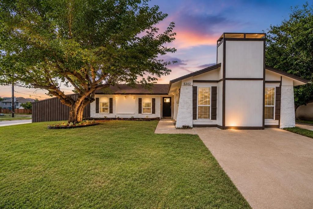 5202 Chestnut Place, Garland