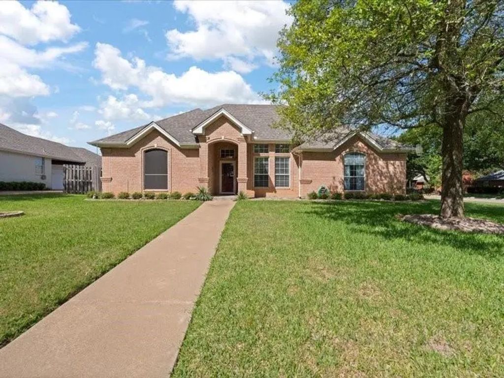700 Brandon Drive, Cleburne
