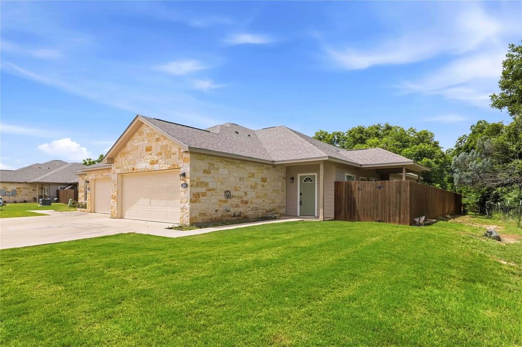 3001 Waterstone Drive, Brownwood