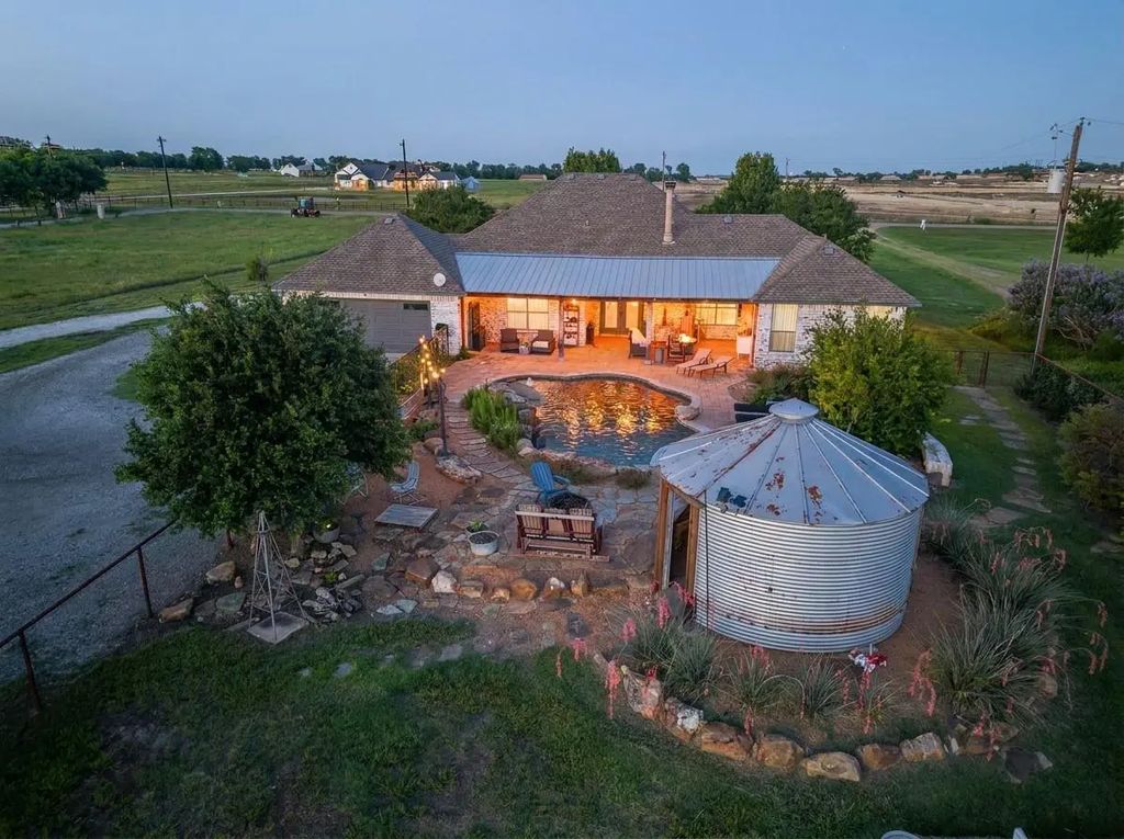 1177 Lone Star Road, Celina