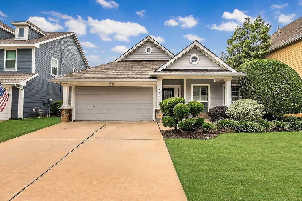 913 Honeysuckle, Grapevine