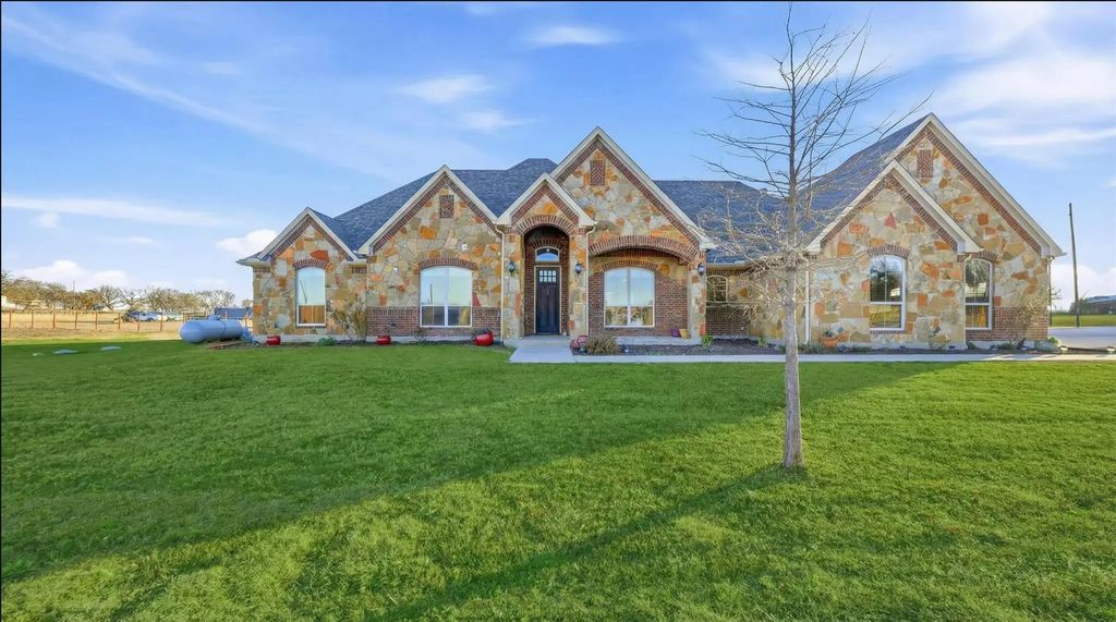 25275 Williams Drive, Justin
