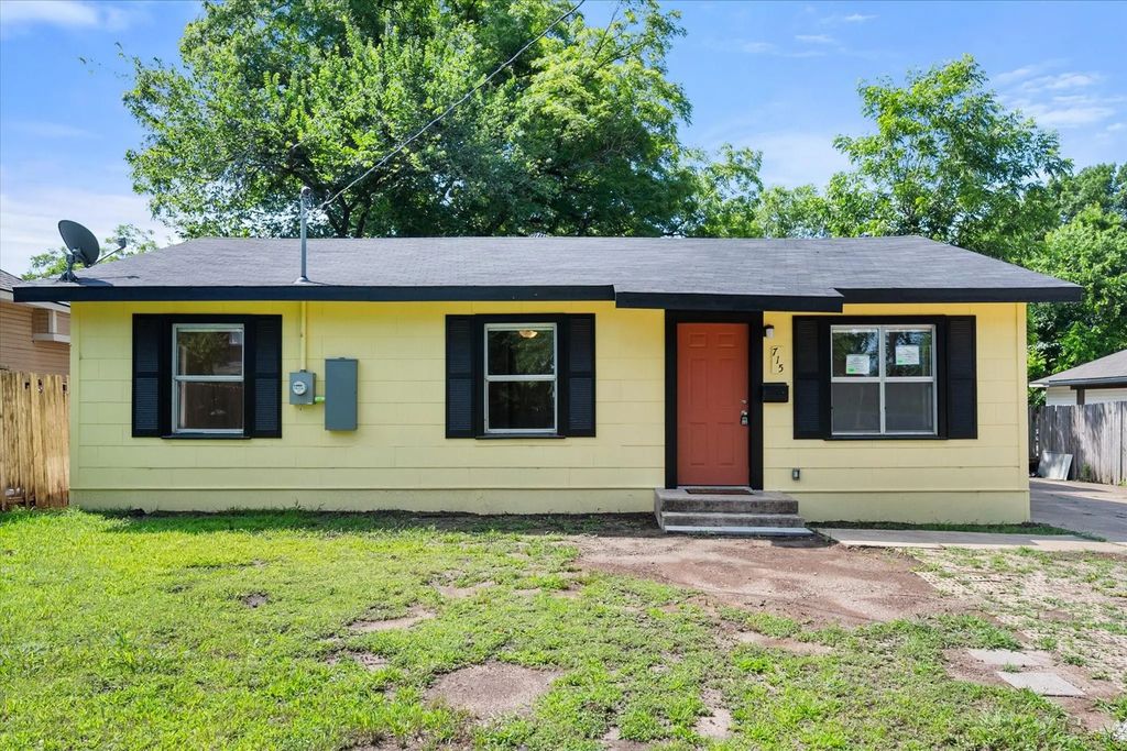 715 W 9th, Corsicana