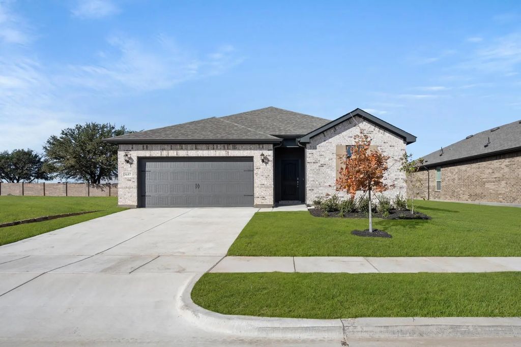 107 Manchester Drive, Cleburne