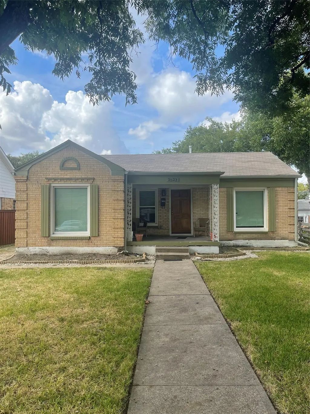 2523 Roanoke Avenue, Dallas
