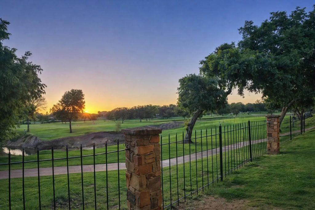 5981 Arapaho Road 1003, Dallas