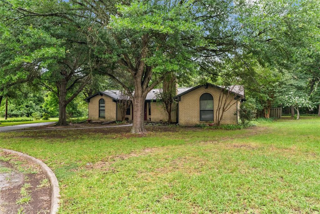 2823 Laurel Lane, Commerce