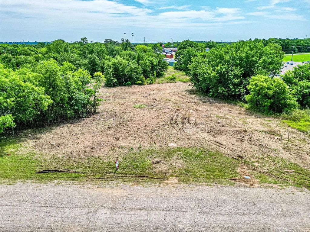 204 Willow Creek Court, Mansfield