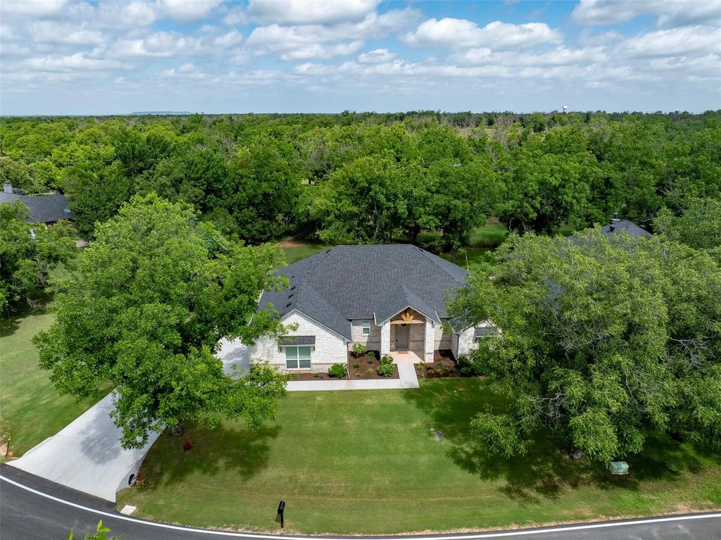 10301 Ravenswood Road, Granbury