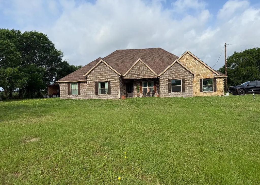 2219 Farm Road 275 N, Cumby