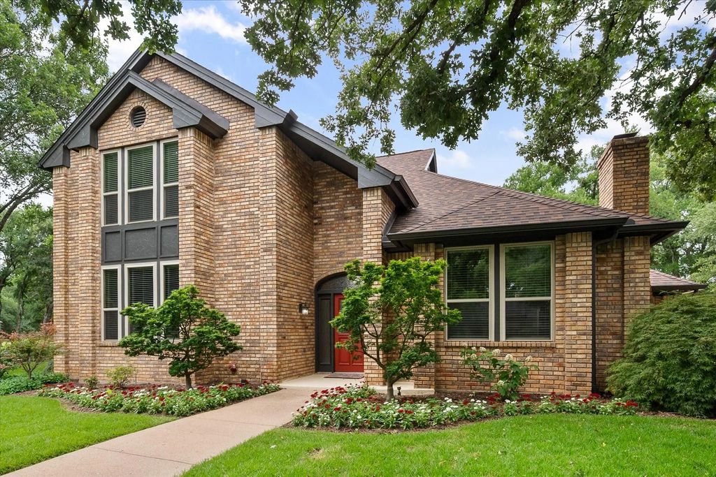 823 Kingston Drive, Mansfield