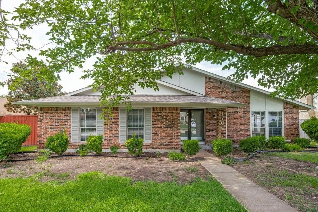 1704 Carol Stream Drive, Richardson
