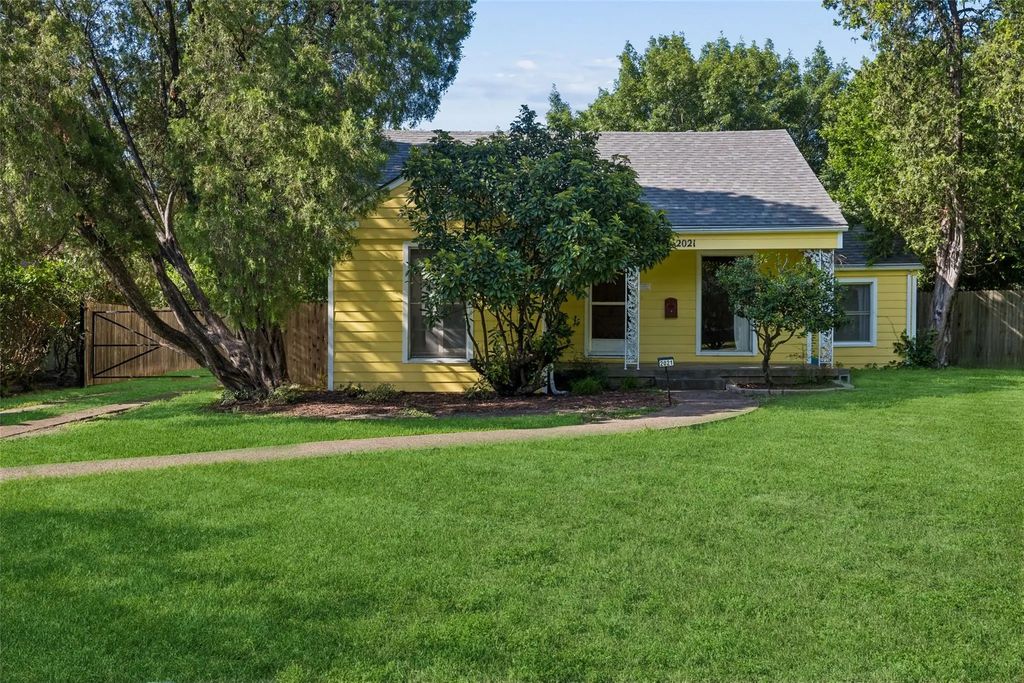 2021 Rosebud Drive, Irving