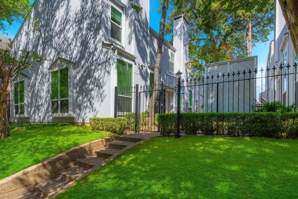 2815 Welborn Street 104, Dallas