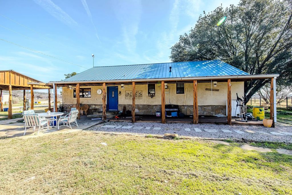 513 Fm 2353 N, Possum Kingdom Lake