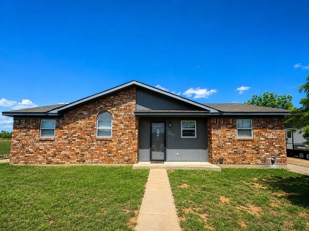 1217 Town Creek Drive, Sweetwater