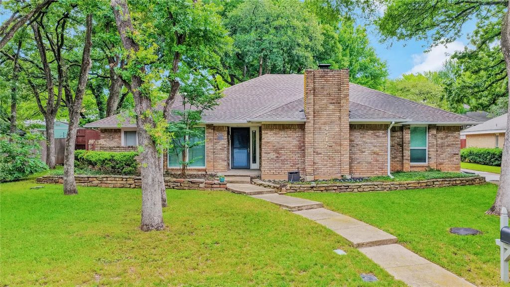 4517 Willow Bend Drive, Arlington