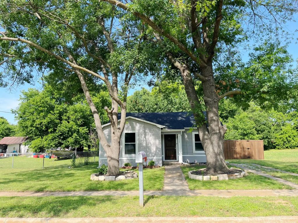 1111 S Taylor Street, Gainesville