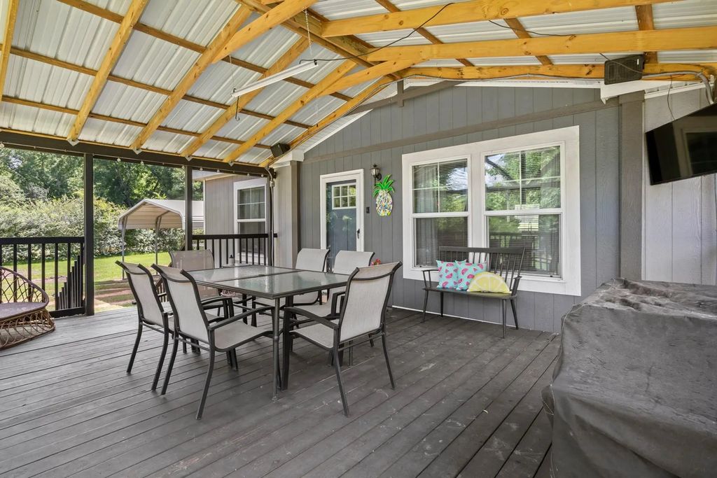 101 County Road 2872, Hughes Springs
