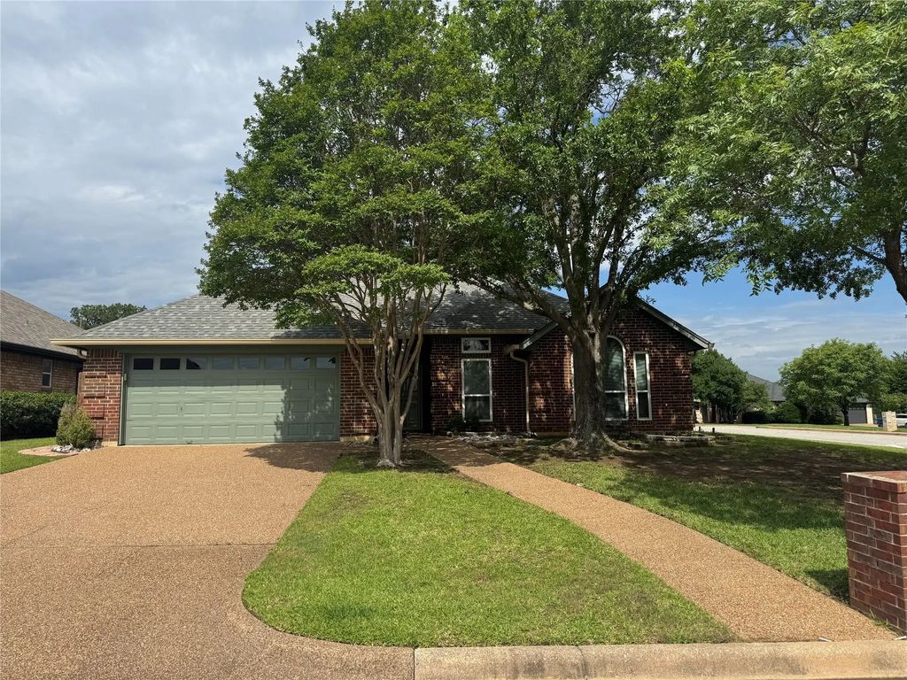 7041 Wanda Way, North Richland Hills