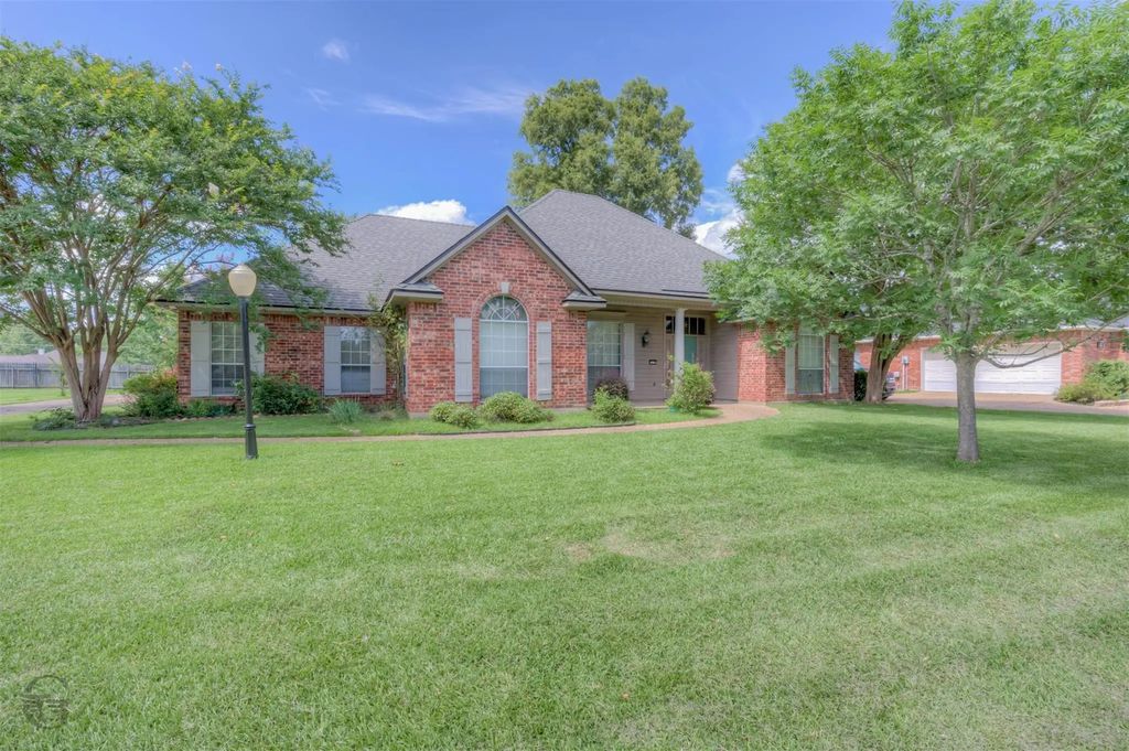 2318 Dove Hollow Drive, Shreveport