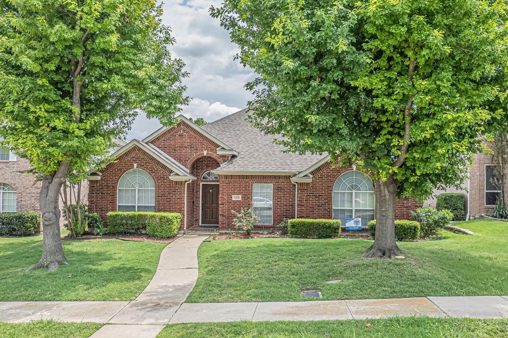 1426 Ranch Hill Drive, Irving