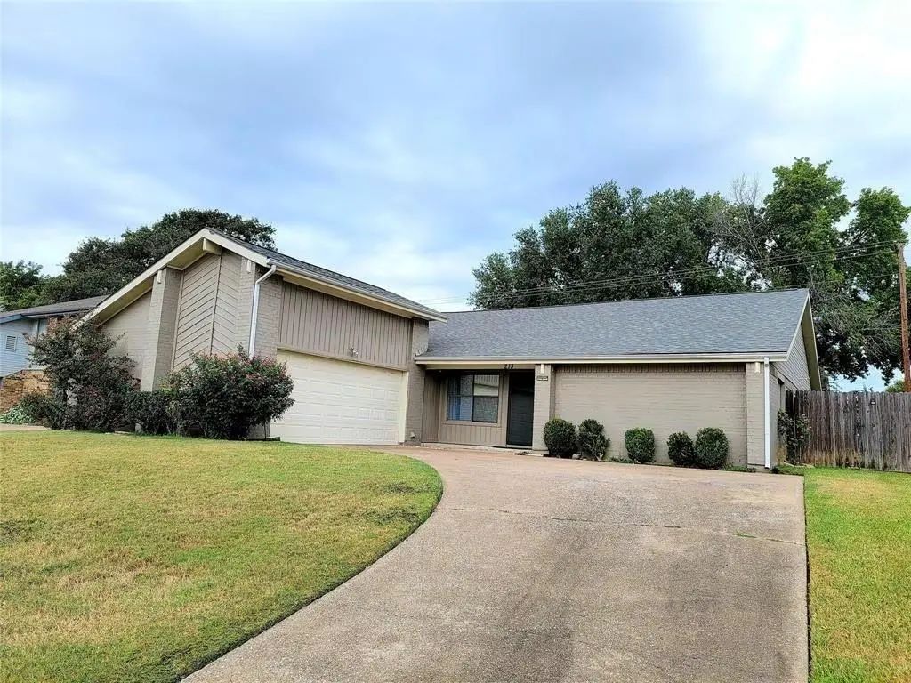213 Springridge Lane, Euless